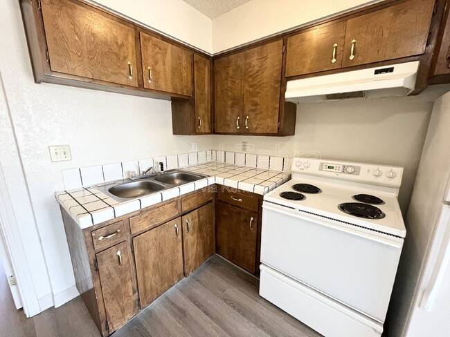 Building Photo - 1205 Kelso St