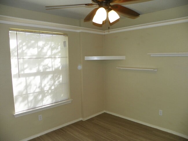 Building Photo - Welcome to this charming Centex home locat...
