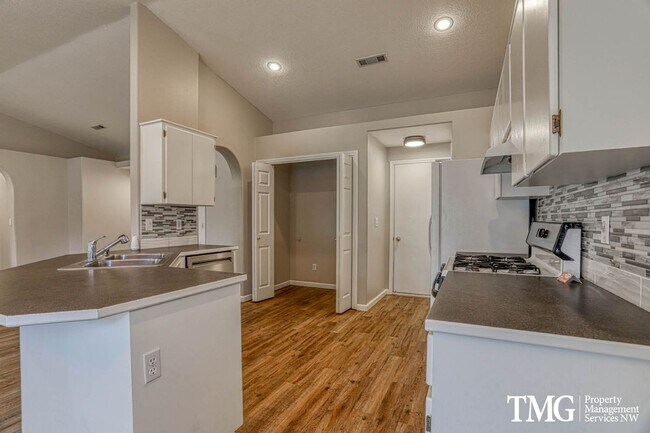 Building Photo - Charming Ranch in Desirable East County with Private Fenced Yard