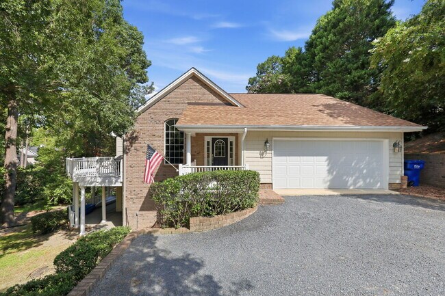 Building Photo - 108 Clay Cir