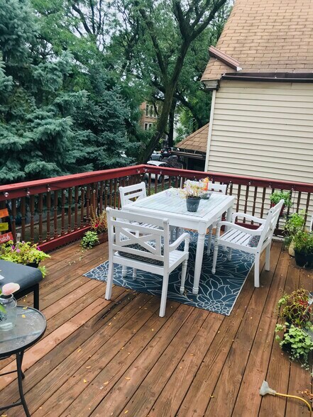 Building Photo - 2509 N Marshfield Ave