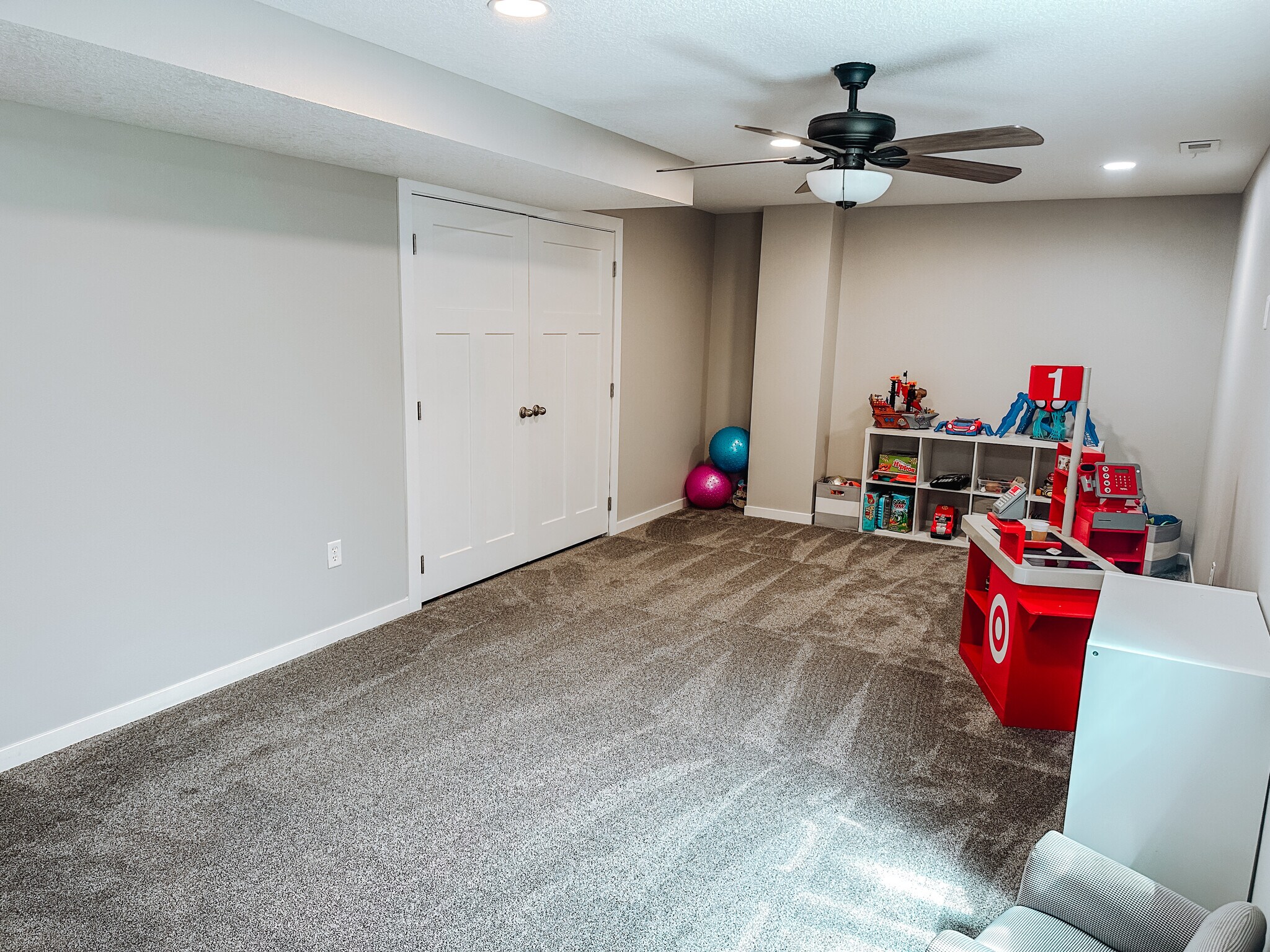Building Photo - 4703 NE Hayes Dr