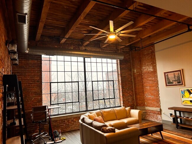 Industrial ceiling - 570 S Front St