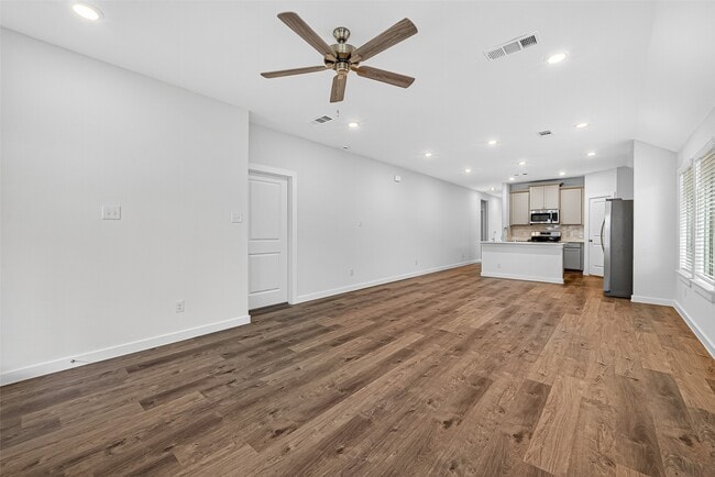 Building Photo - 31810 Autumn Spur Ln