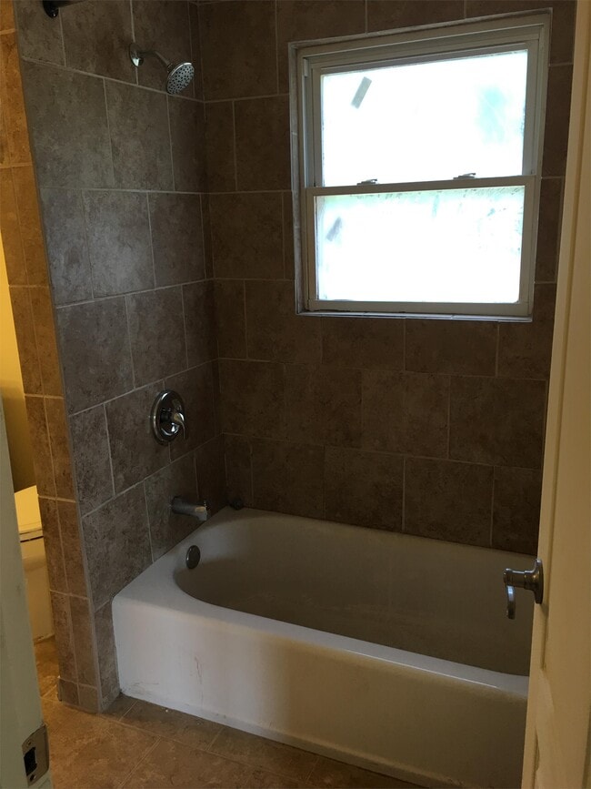 Building Photo - 114 Morrison St