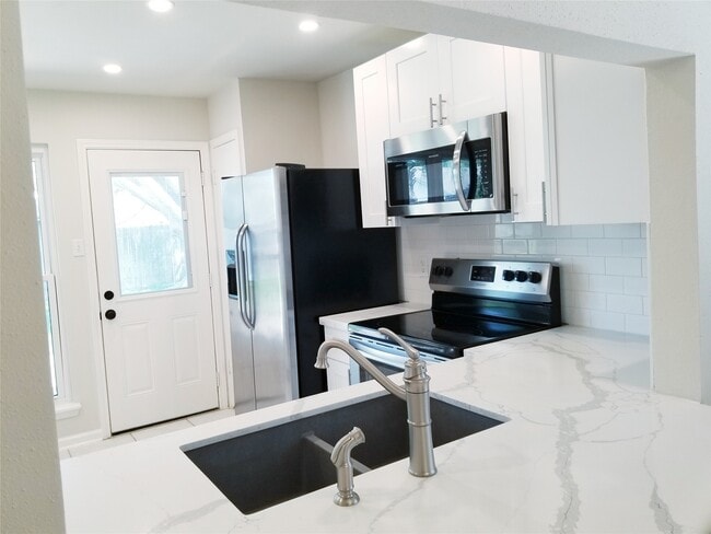 Building Photo - 3731 Westheimer Pl Dr