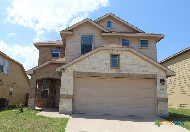 Primary Photo - 304 W Gemini Ln
