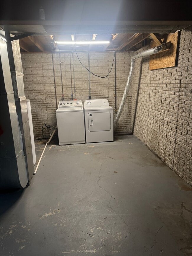 Building Photo - 927/929 Herold Avenue