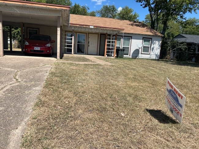 Building Photo - ***1st and 2nd Month: 2-weeks Free Rent***...