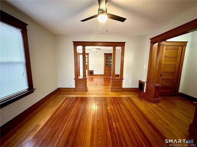 Building Photo - 492 Stanley St