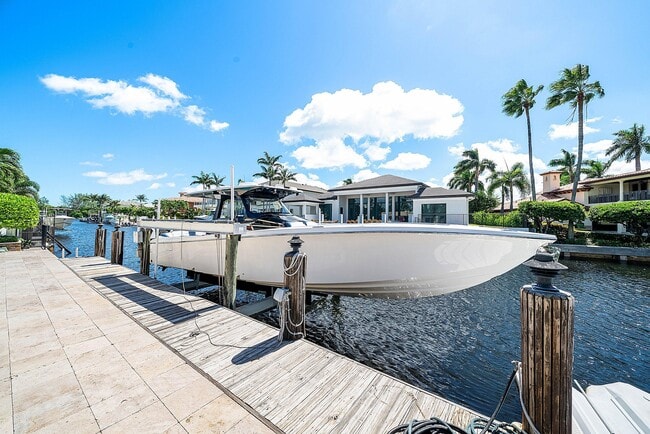 Building Photo - 740 NE 36th St