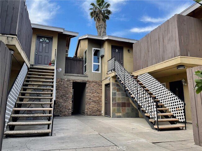 Building Photo - 15641 Tustin Village Way