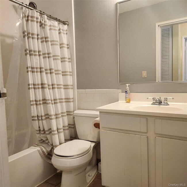 Building Photo - 154 Storm Dr
