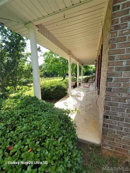Building Photo - 77 Groves Ln