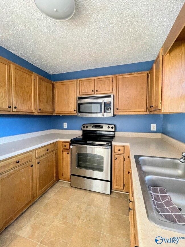 Building Photo - 603 Maysville Rd NE