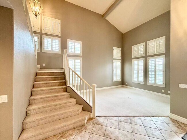 Building Photo - Rhodes Ranch-5 brs 4 bathrooms 3-cars gara...