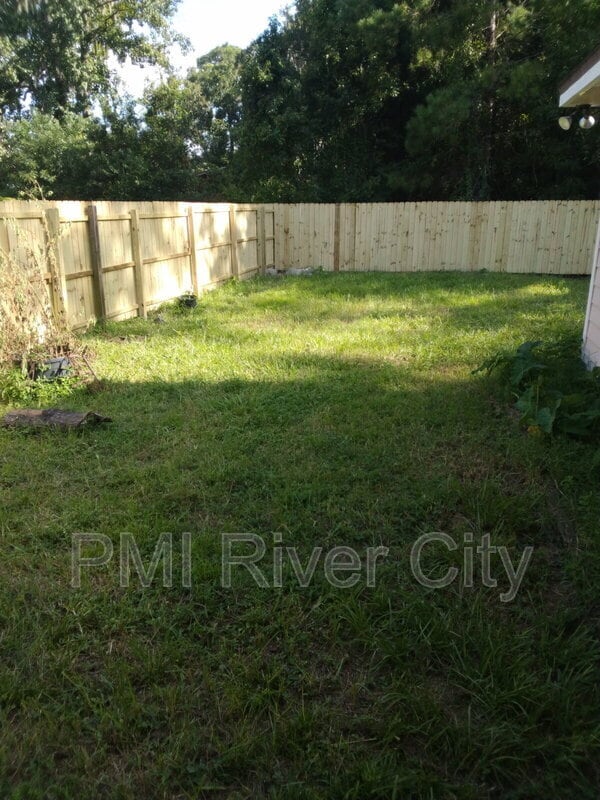 Building Photo - 818 Filmore Ln