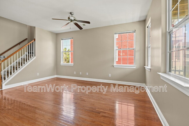 Building Photo - 9034 Parlor Dr