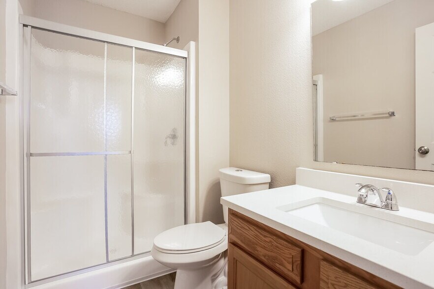 Building Photo - 3355 Blue Ash Ln