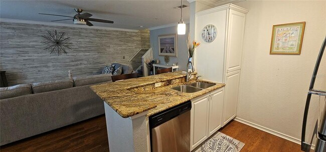 Building Photo - 850 S Tamiami Trl
