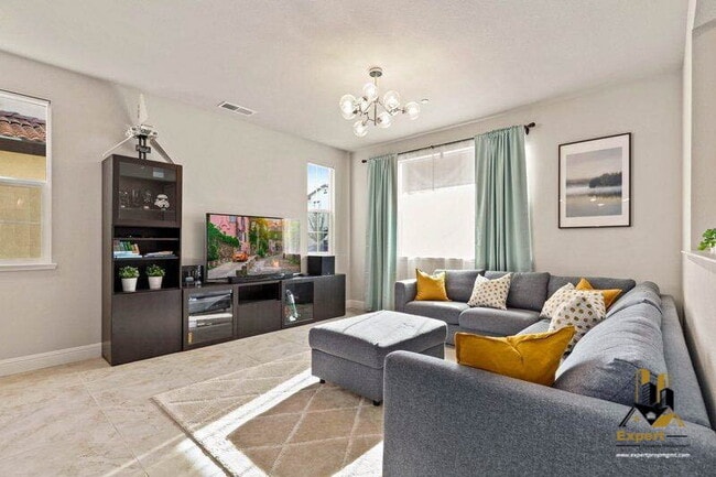 Building Photo - 232 Rochdale St