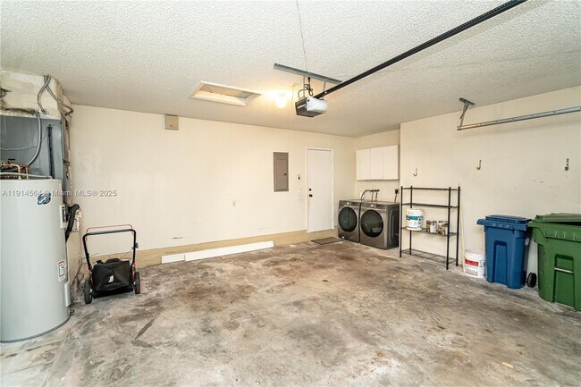 Building Photo - 1592 Salerno Cir