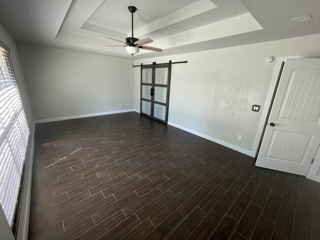 Building Photo - 602 Paradise Way