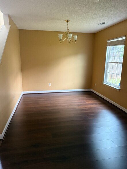 Building Photo - 3327 Buckvalley Dr