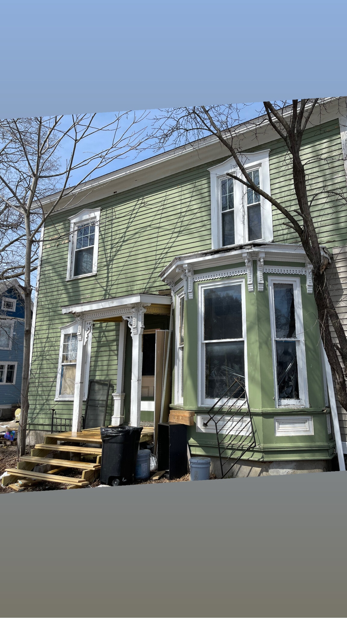 Building Photo - 322 S Elm Ave