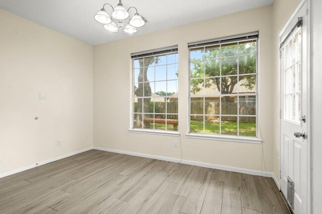 Building Photo - 16303 Lakestone Dr