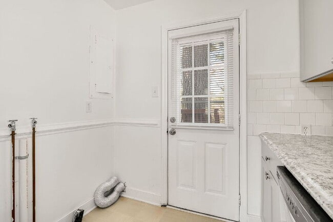 Building Photo - Charming 3 Bedroom Home in Highland Springs – $1,599/mo