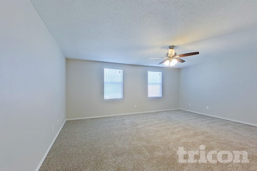 Building Photo - 16616 Jasmine Springs Dr