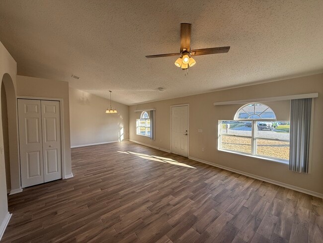 Building Photo - 48 Pennsylvania Ln