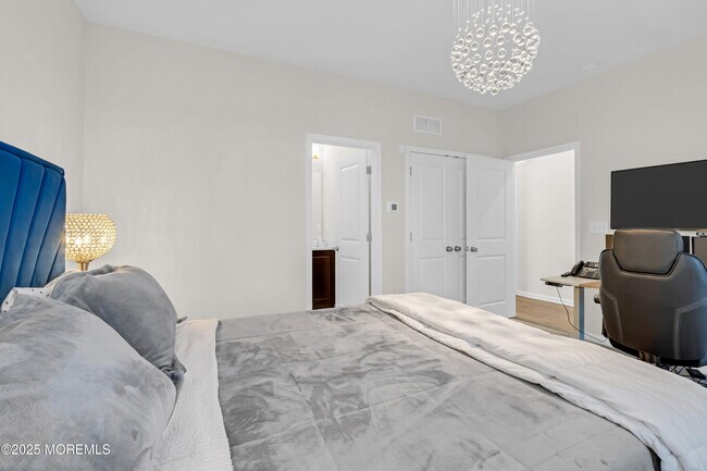 Building Photo - 2002 Evans Ln