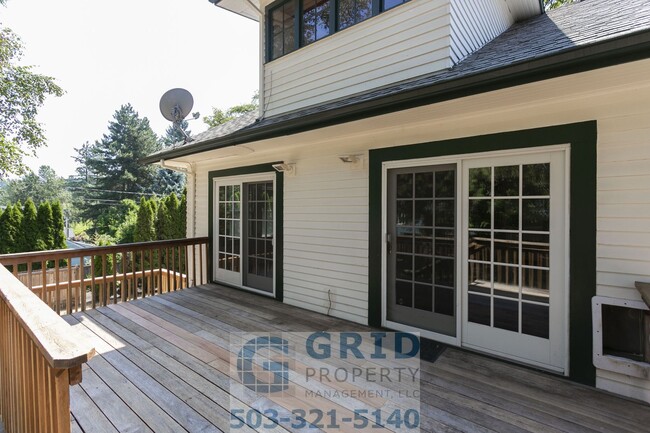 Building Photo - 4+ Bedroom, 2 Bath Craftsman Bungalow Avai...