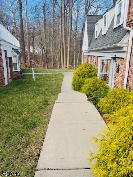 Primary Photo - 7 Beech Spring Dr
