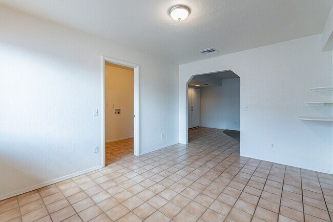 Building Photo - 4501 W Cinnabar Ave