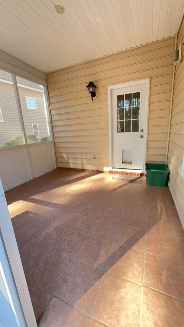 Building Photo - Beautiful 4-Bedroom 3 Bath Home with Neighborhood Pool!