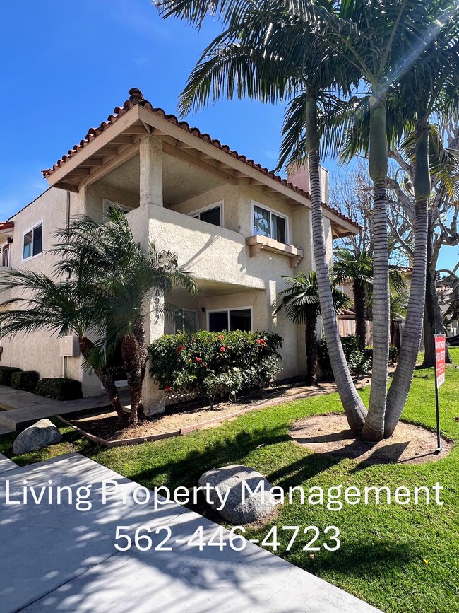 Building Photo - 18912 Valley Cir