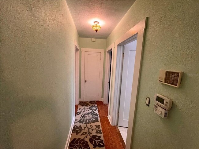 Building Photo - 2120 8th Ave W