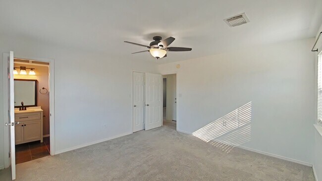 Building Photo - 7710 SW Crystal Hills Pl