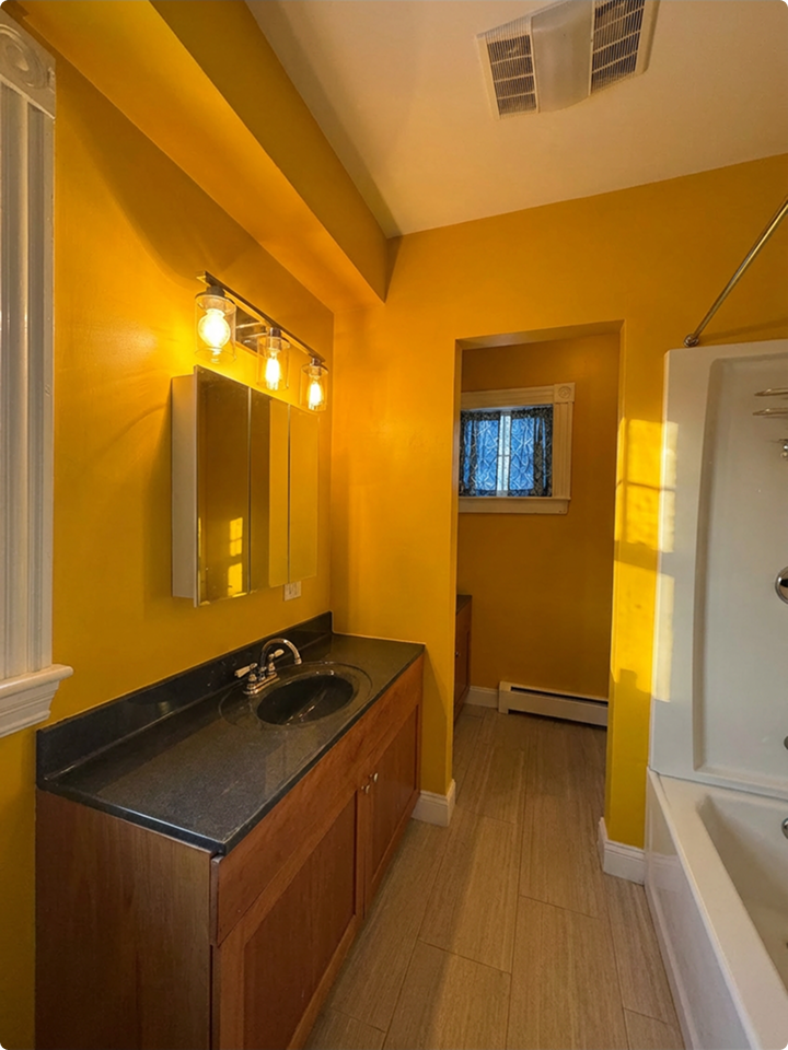 Full Bathroom w/ Double Sink - 16 Boston Ave