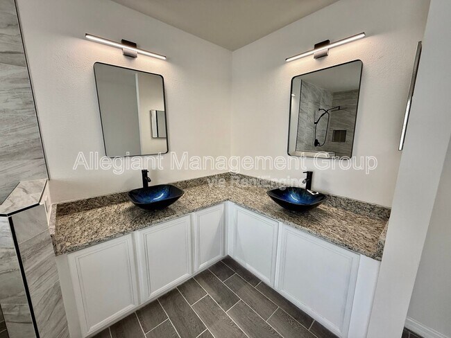 Building Photo - 608 Bluebill Ct