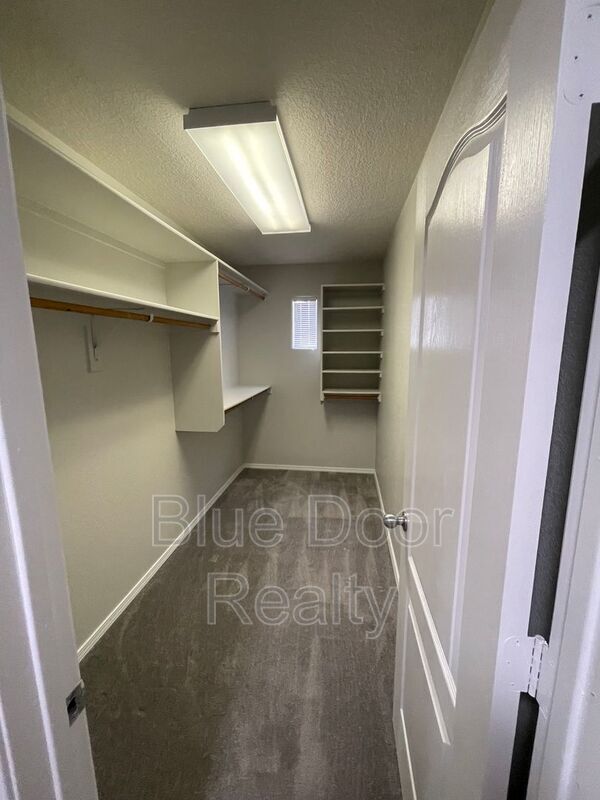Building Photo - 1813 Cortina