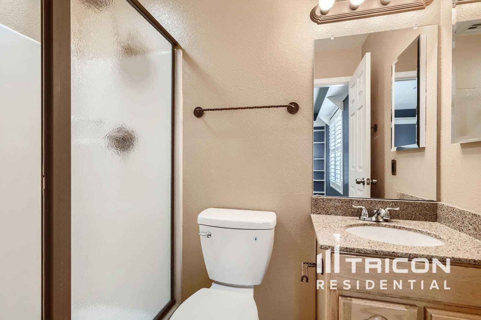 Building Photo - 2108 W Hermosa Dr