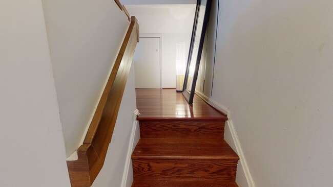Building Photo - McLean Gardens 1,000 Sq Foot Loft Style Ap...