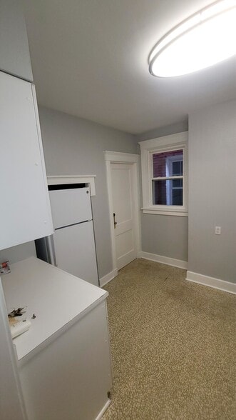 Building Photo - 6941 Meade St