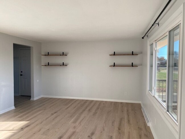 Building Photo - Welcome to this charming 3-bedroom, 1-bathroom home located in the heart of Springfield, OH+