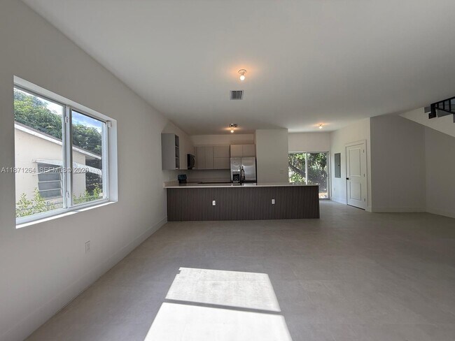 Building Photo - 2788 NW 9th Pl