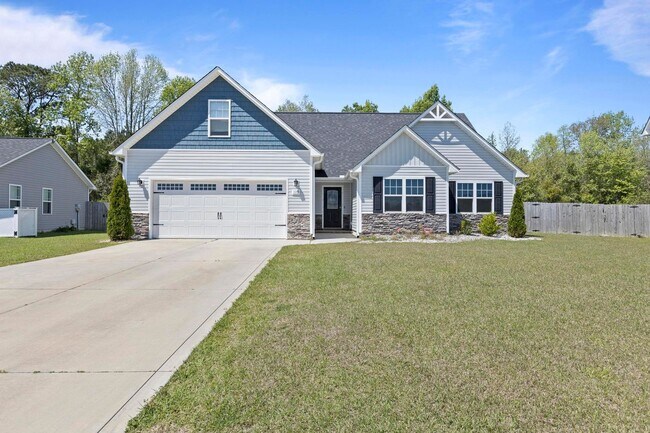 Primary Photo - 3 bedroom with BONUS room in community pool neighborhood!